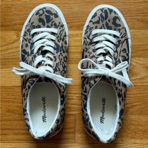 Madewell low-top sneakers in leopard print recycled canvas. Size 7.5